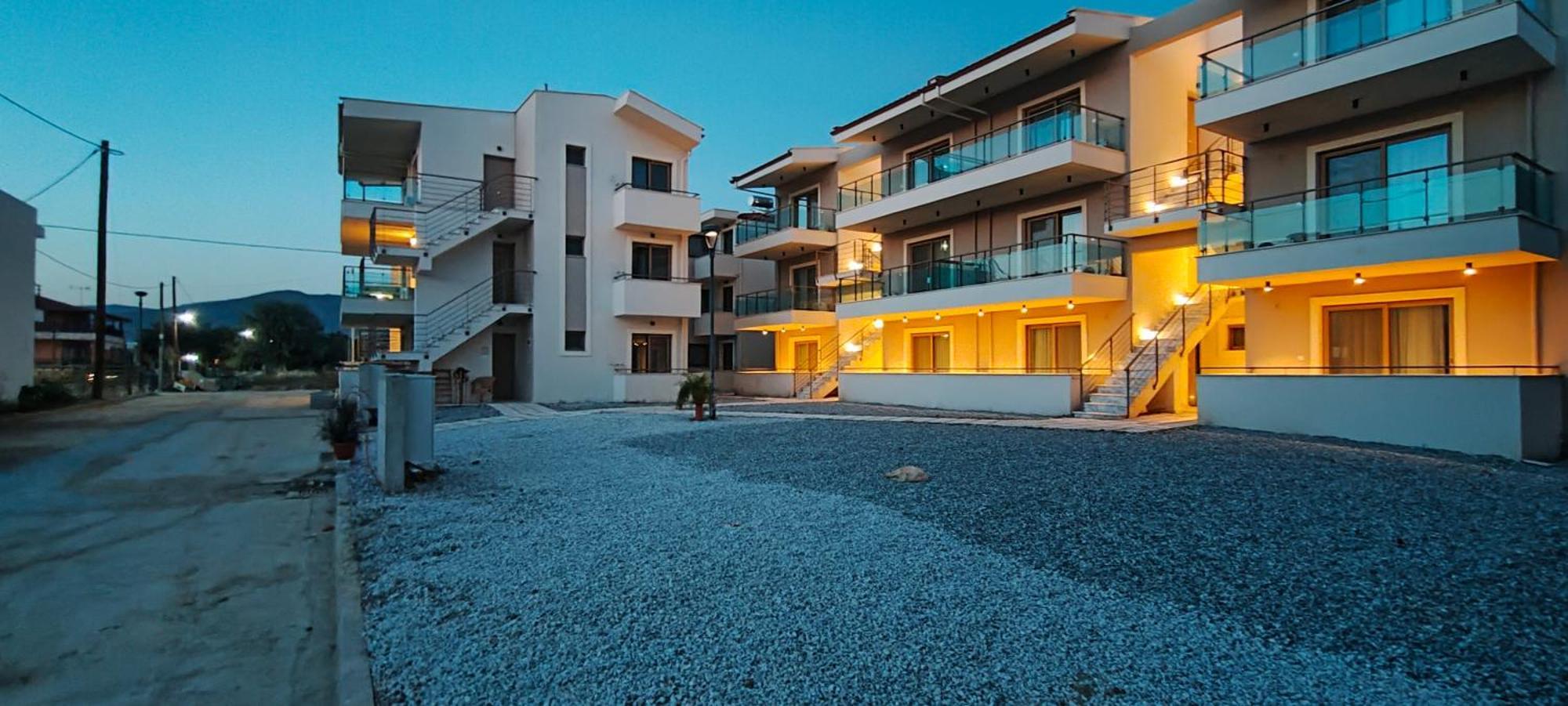 Ofrynio Deluxe Apartments Ofrínion Exteriör bild